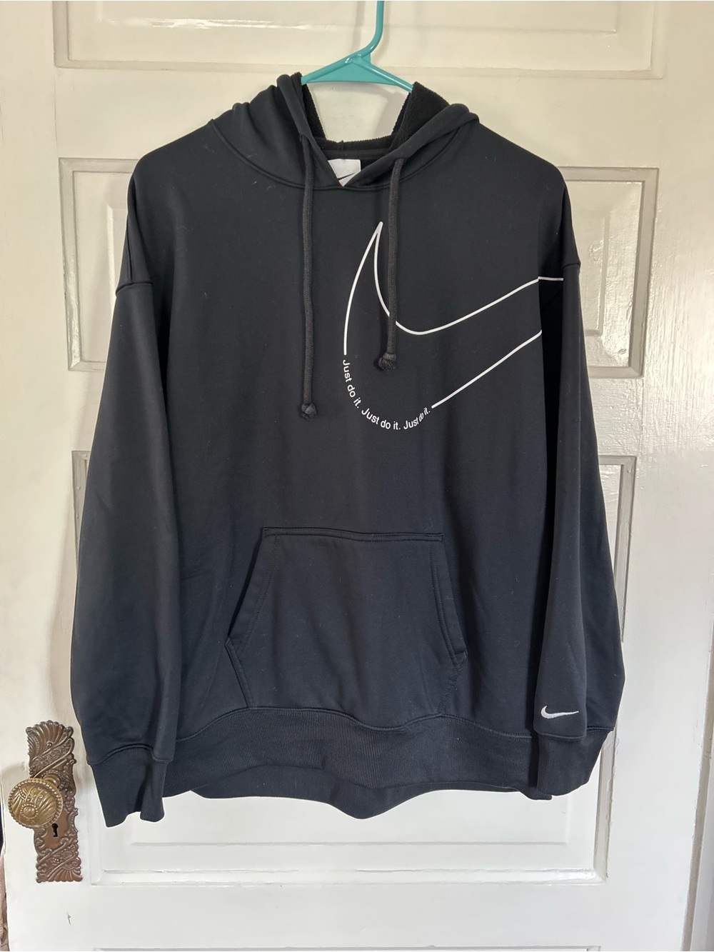 Nike Men’s Fleece Lined Black Hoodie with Large White Swoosh & Print.Size Med